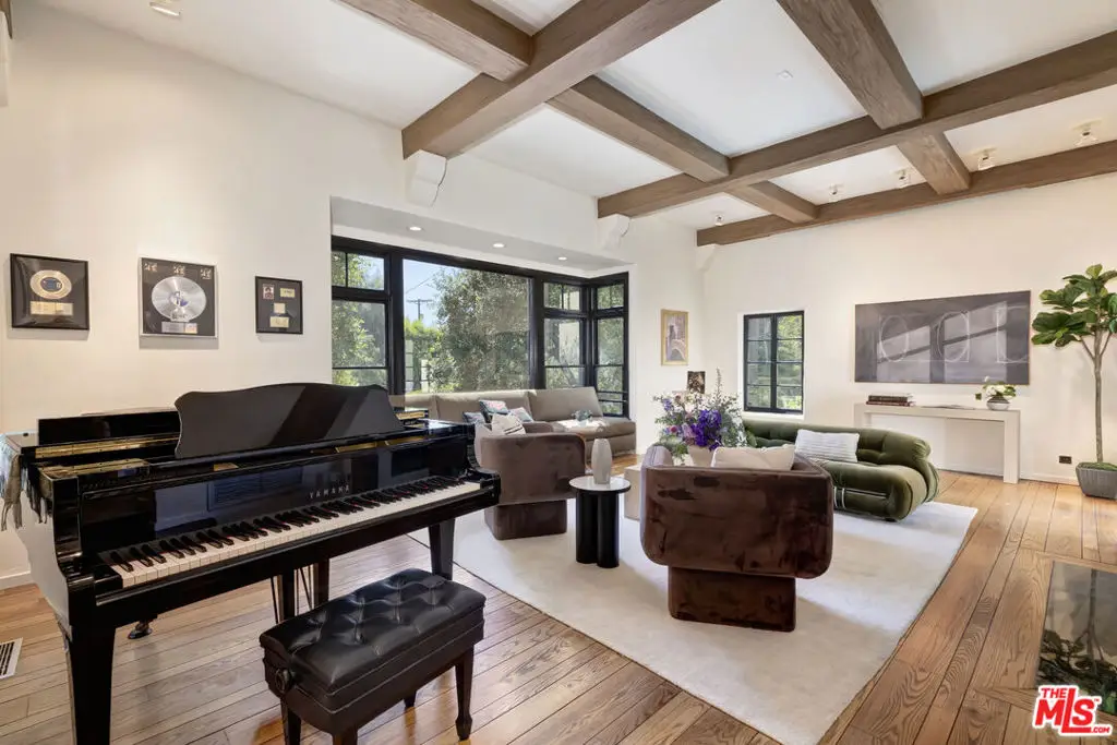 1701 Queens Court, Los Angeles, CA 90069 - #1