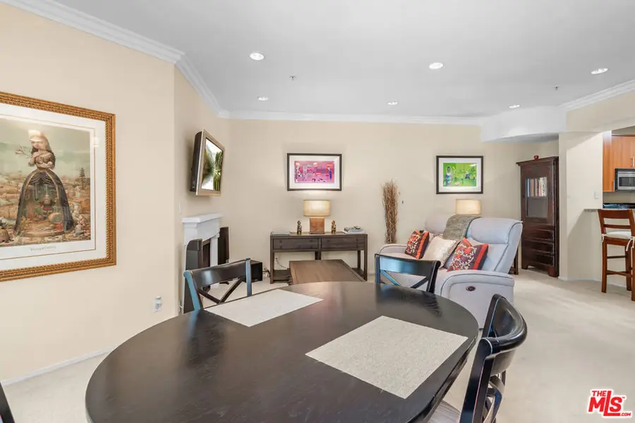 620 S Gramercy Place #222, Los Angeles, CA 90005 - #2