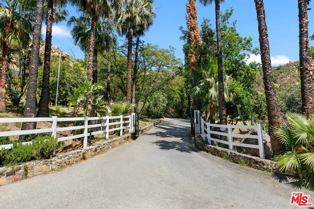 260 Loma Metisse Road, Malibu, CA 90265 - #1