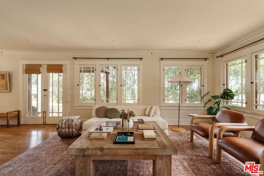 10610 Pinyon Avenue, Tujunga, CA 91042 - #2