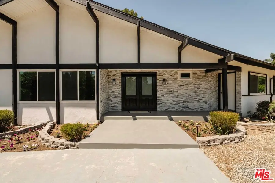 5121 Winnetka Avenue, Woodland Hills, CA 91364 - #2