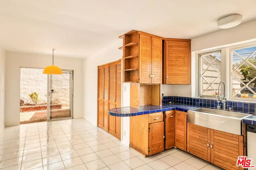 1015 San Vicente Boulevard, Santa Monica, CA 90402 - #1