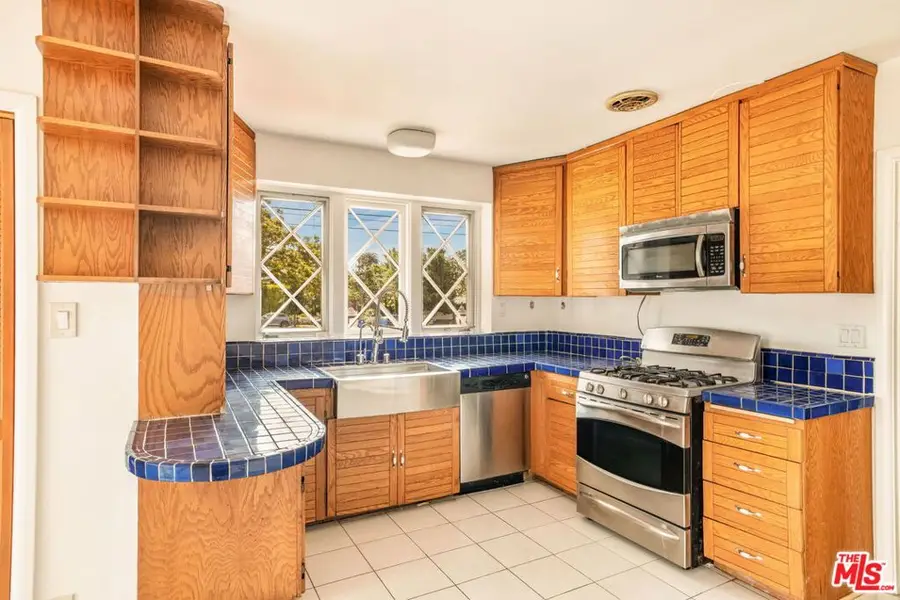 1015 San Vicente Boulevard, Santa Monica, CA 90402 - #2