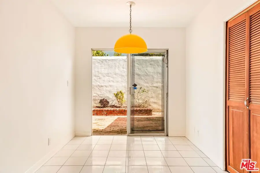1015 San Vicente Boulevard, Santa Monica, CA 90402 - #3