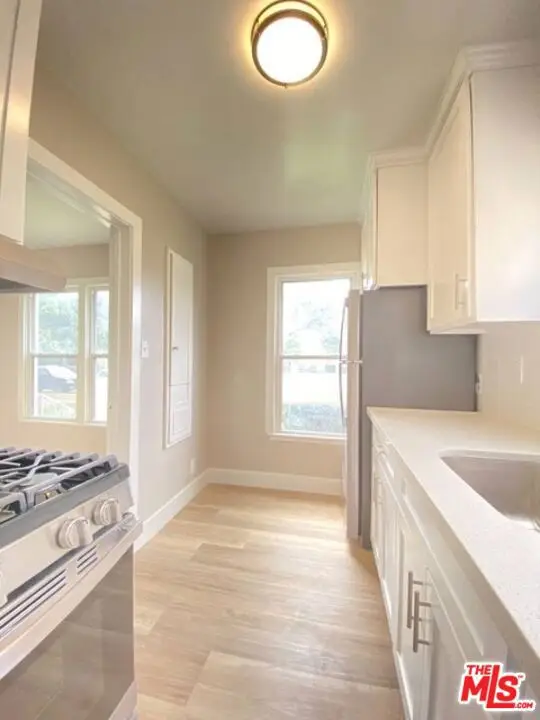 2620 S Barrington Avenue, Los Angeles, CA 90064 - #3