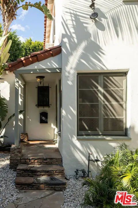 2320 N Beachwood Drive, Los Angeles, CA 90068 - #2