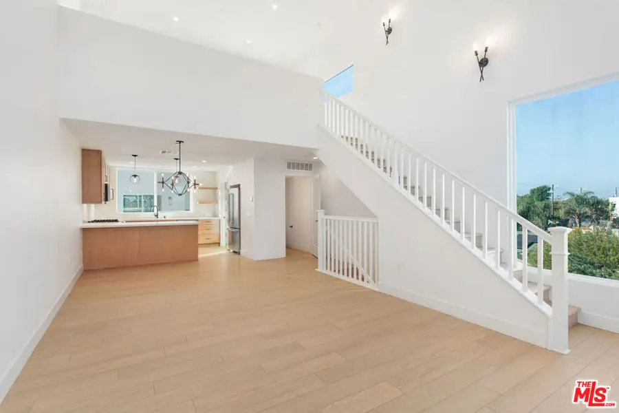 11216 W Victory Boulevard #5, North Hollywood, CA 91606 - #3