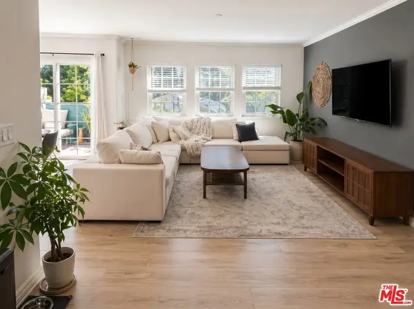 4832 Whitsett Avenue #203, Valley Village, CA 91607