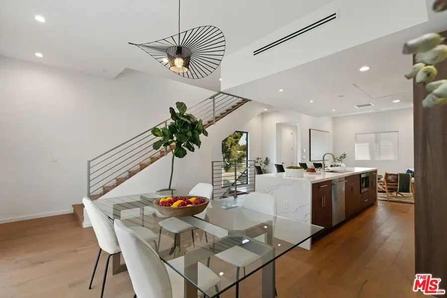 3810 S Verona Court, Los Angeles, CA 90066 - #2