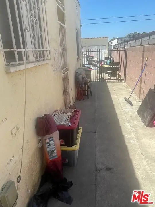 6467 Cimarron Street, Los Angeles, CA 90047 - #2