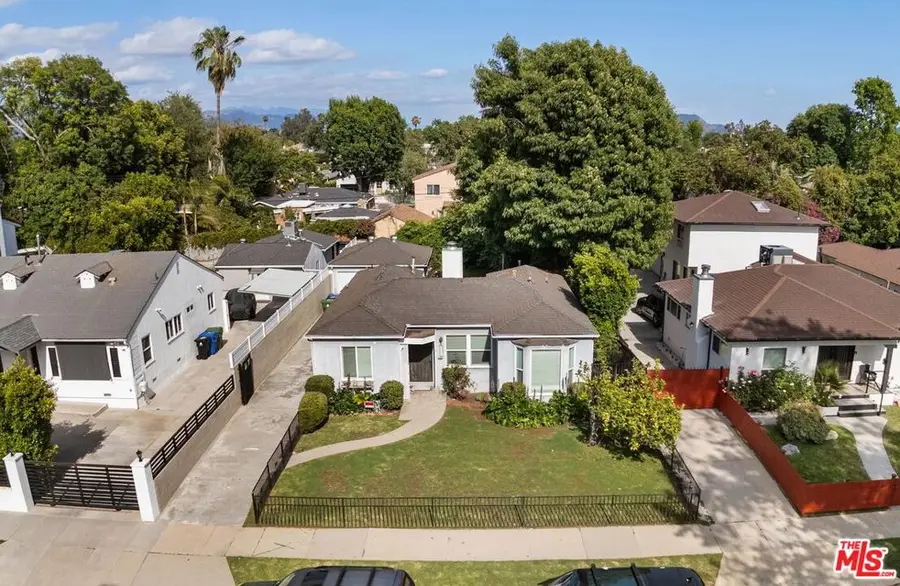 5018 Sunnyslope Avenue, Sherman Oaks, CA 91423 - #2