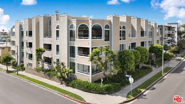 11808 Dorothy Street #206, Los Angeles, CA 90049