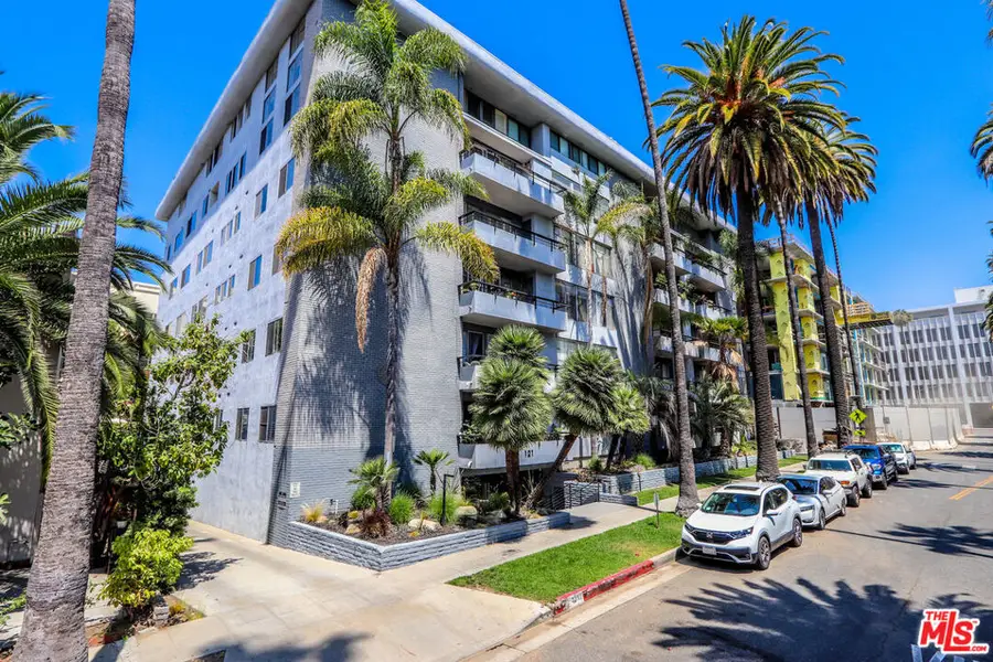 121 S Palm Drive #404, Beverly Hills, CA 90212 - #2