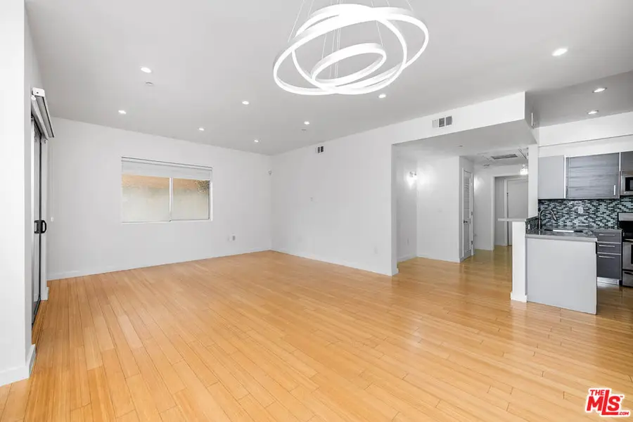 966 S St Andrews Place #104, Los Angeles, CA 90019 - #3