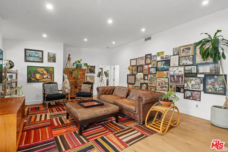 5051 Noble Avenue, Sherman Oaks, CA 91403 - #3