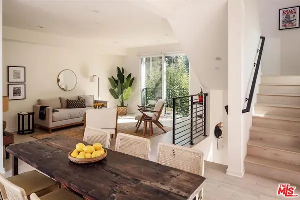 1925 Griffith Park Boulevard, Los Angeles, CA 90039