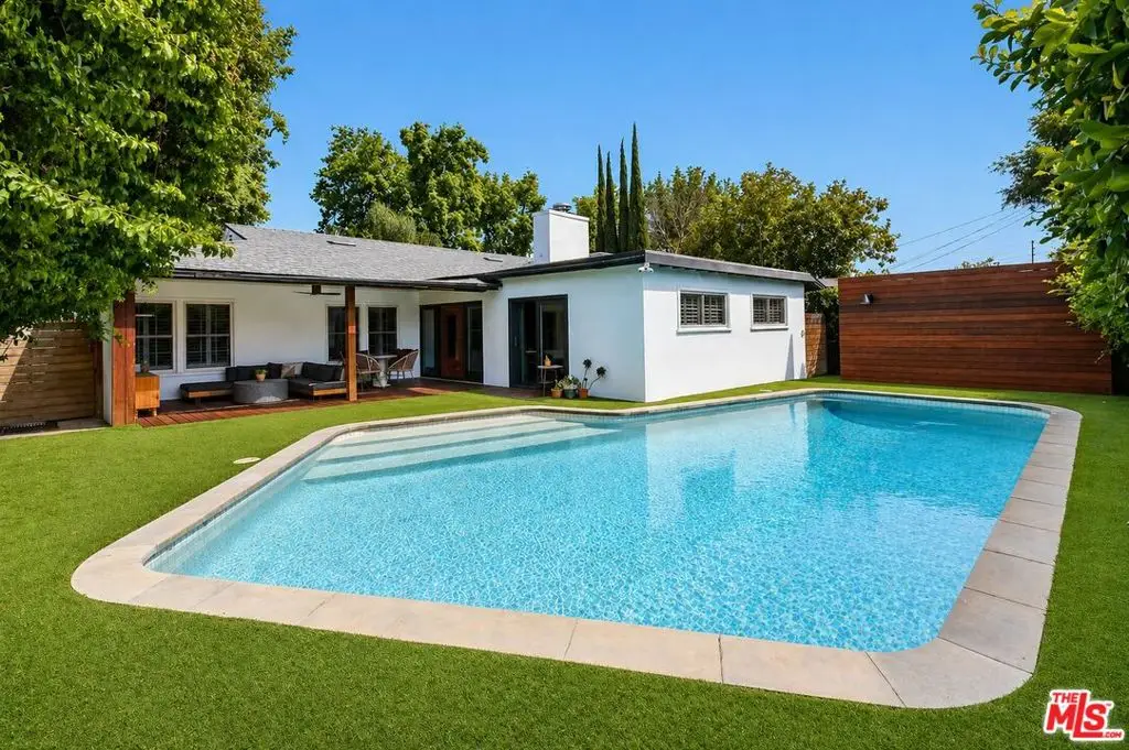 5245 Ventura Canyon Avenue, Van Nuys, CA 91401 - #1