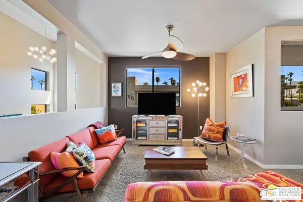 930 E Palm Canyon #204, Palm Springs, CA 92264