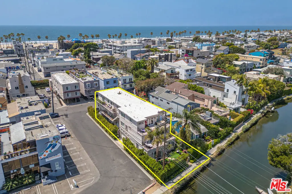 3000 Grand Canal, Venice, CA 90291 - #1