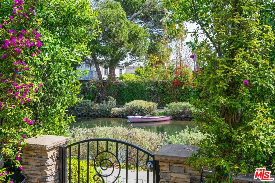 3000 Grand Canal, Venice, CA 90291 - #2