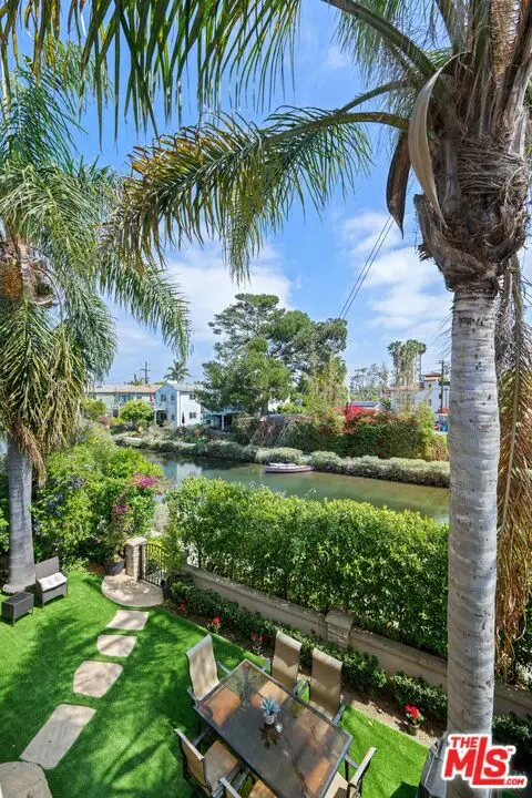 3000 Grand Canal, Venice, CA 90291 - #3