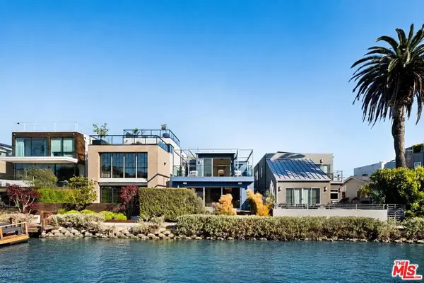 230 Carroll Canal, Venice, CA 90291
