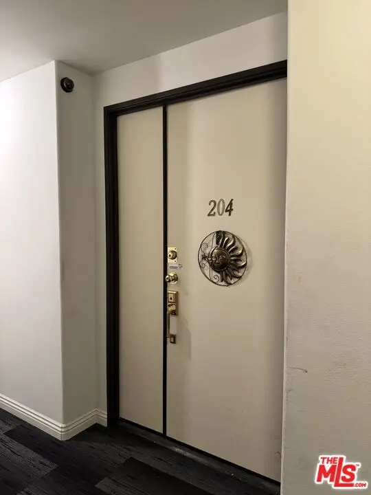1002 S Burnside Avenue #204, Los Angeles, CA 90019 - #2