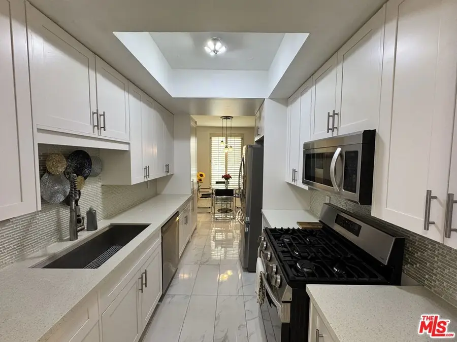 1002 S Burnside Avenue #204, Los Angeles, CA 90019 - #3