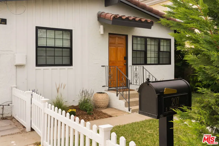 207 S Aviation Boulevard, Manhattan Beach, CA 90266 - #2