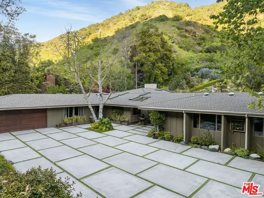 2618 Mandeville Canyon Road, Los Angeles, CA 90049 - #2