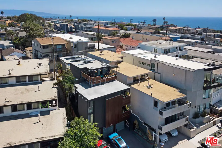472 Rosecrans Avenue, Manhattan Beach, CA 90266 - #2
