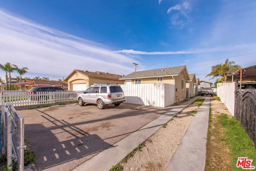 117 S Hayes Avenue, Oxnard, CA 93030 - #1