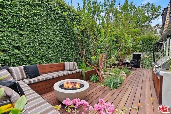 11051 Strathmore Drive, Los Angeles, CA 90024