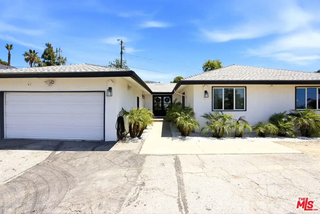 10416 Glory Avenue, Tujunga, CA 91042 - #1