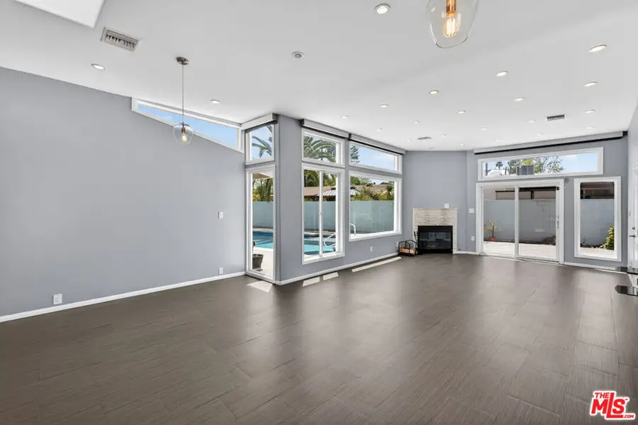 6292 Lubao Avenue, Woodland Hills, CA 91367 - #2