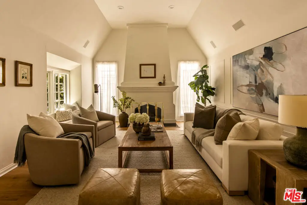 102 N Laurel Avenue, Los Angeles, CA 90048 - #1