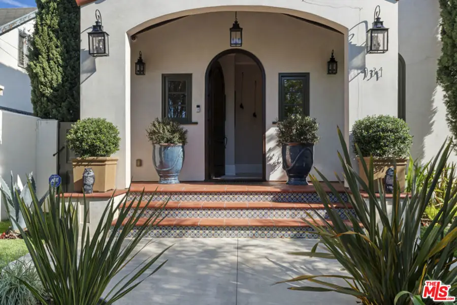 934 S Mullen Avenue, Los Angeles, CA 90019 - #3