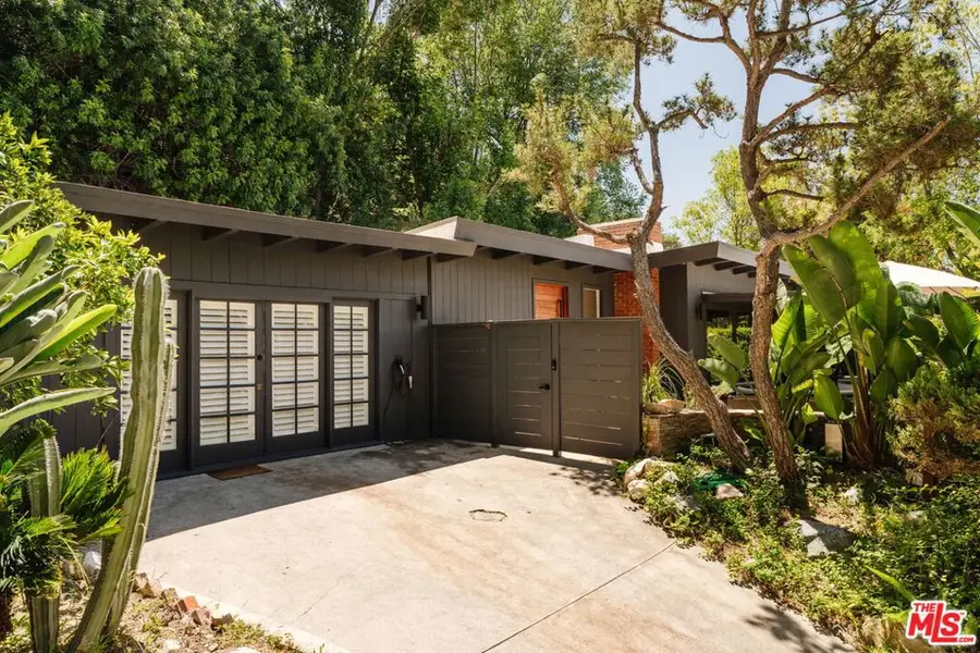 15256 Rayneta Drive, Sherman Oaks, CA 91403 - #3