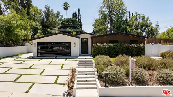 20748 Burbank Boulevard, Woodland Hills, CA 91367