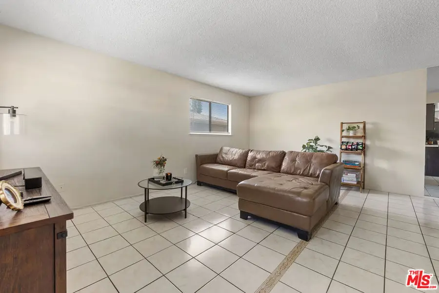 1021 W Sierra Madre Avenue #4, Azusa, CA 91702 - #3