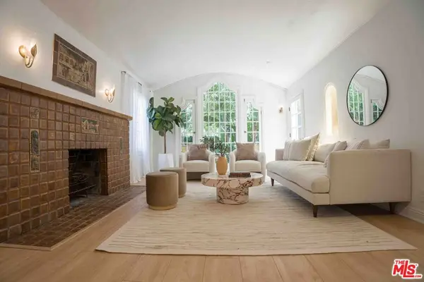 935 Venezia Avenue, Venice, CA 90291