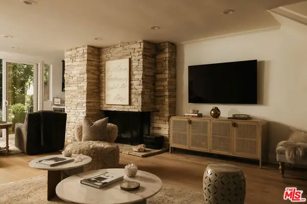 263 S Barrington Avenue, Los Angeles, CA 90049