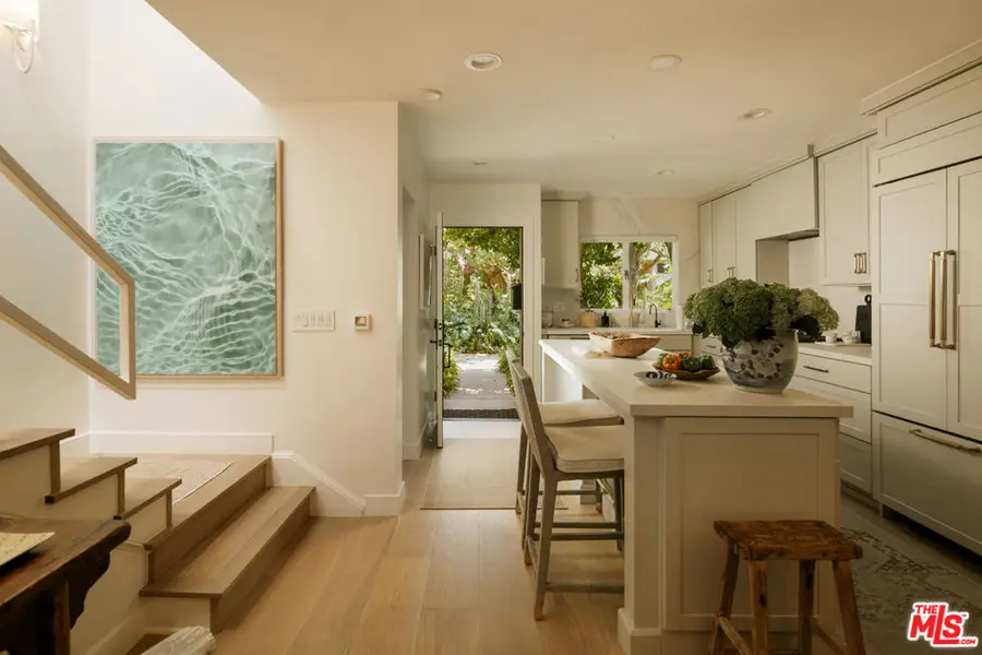 263 S Barrington Avenue, Los Angeles, CA 90049 - #2
