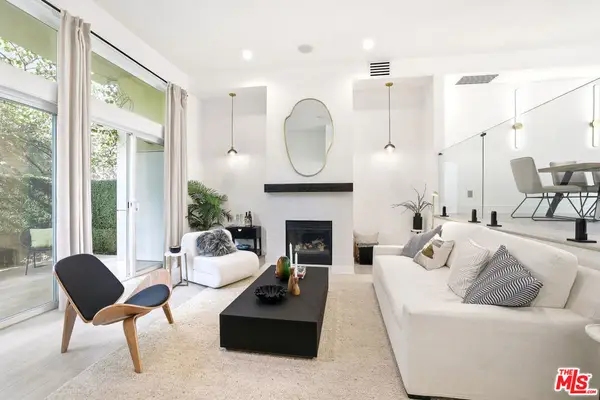 1020 Hilldale Avenue, West Hollywood, CA 90069