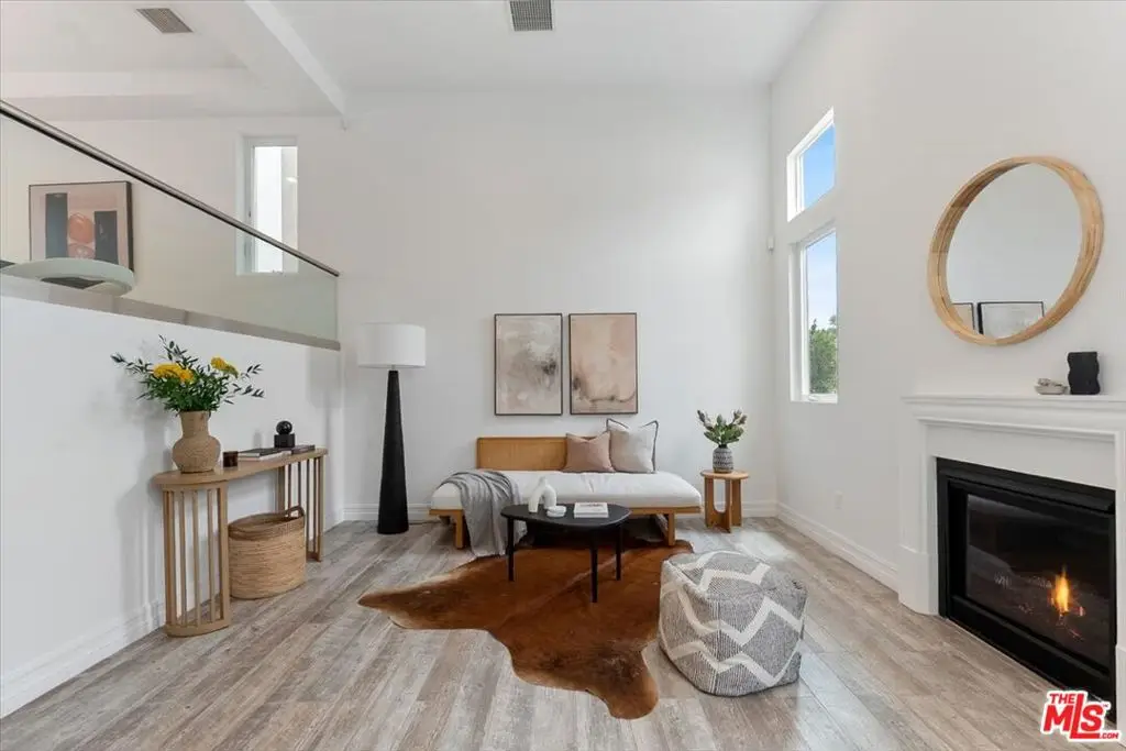 11947 Riverside Drive, Valley Village, CA 91607 - #1