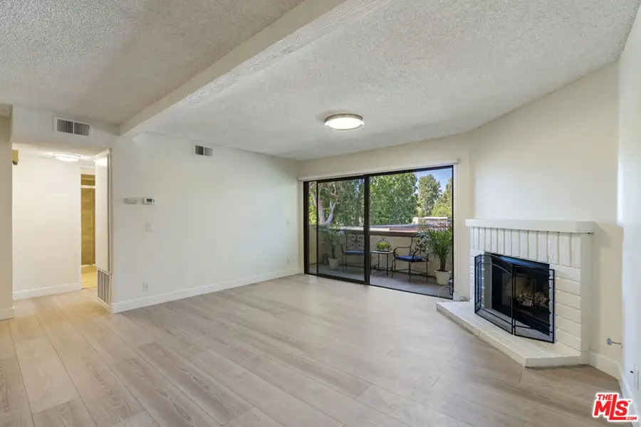 21500 Califa Street #100, Woodland Hills, CA 91367 - #3
