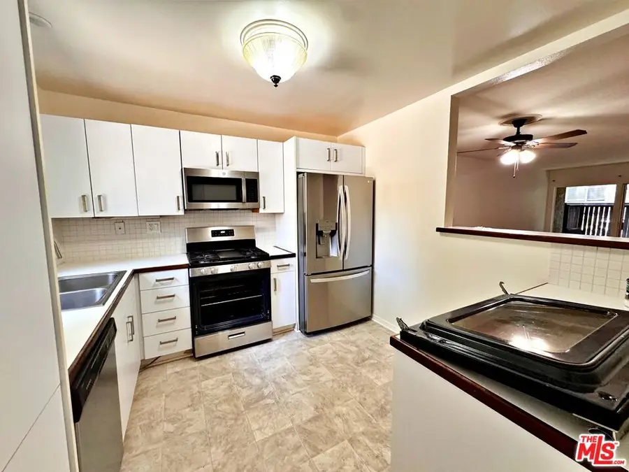 18350 Hatteras Street #152, Tarzana, CA 91356 - #2