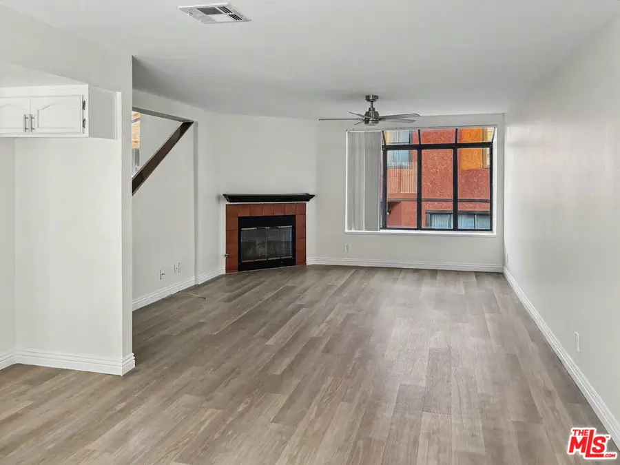 419 N Exton Avenue #6, Inglewood, CA 90302 - #3