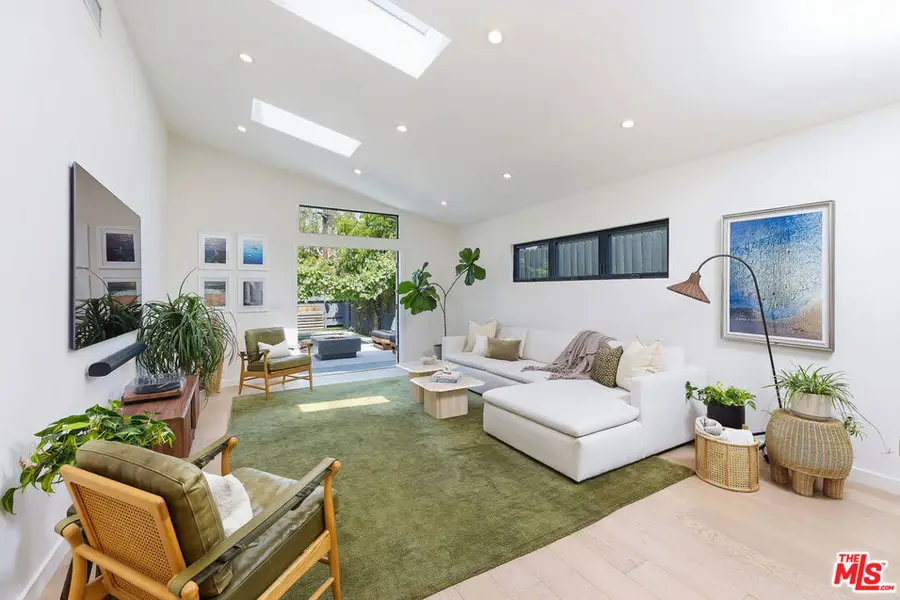 3640 Ashwood Avenue, Los Angeles, CA 90066 - #2