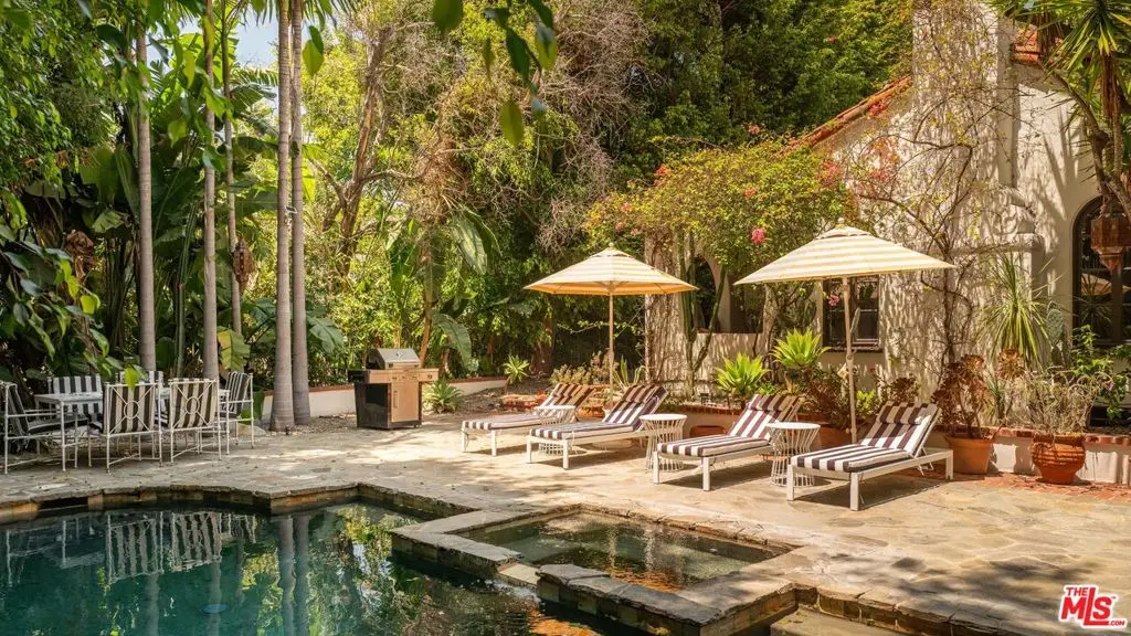 1135 Sunset Vale Avenue, West Hollywood, CA 90069 - #1